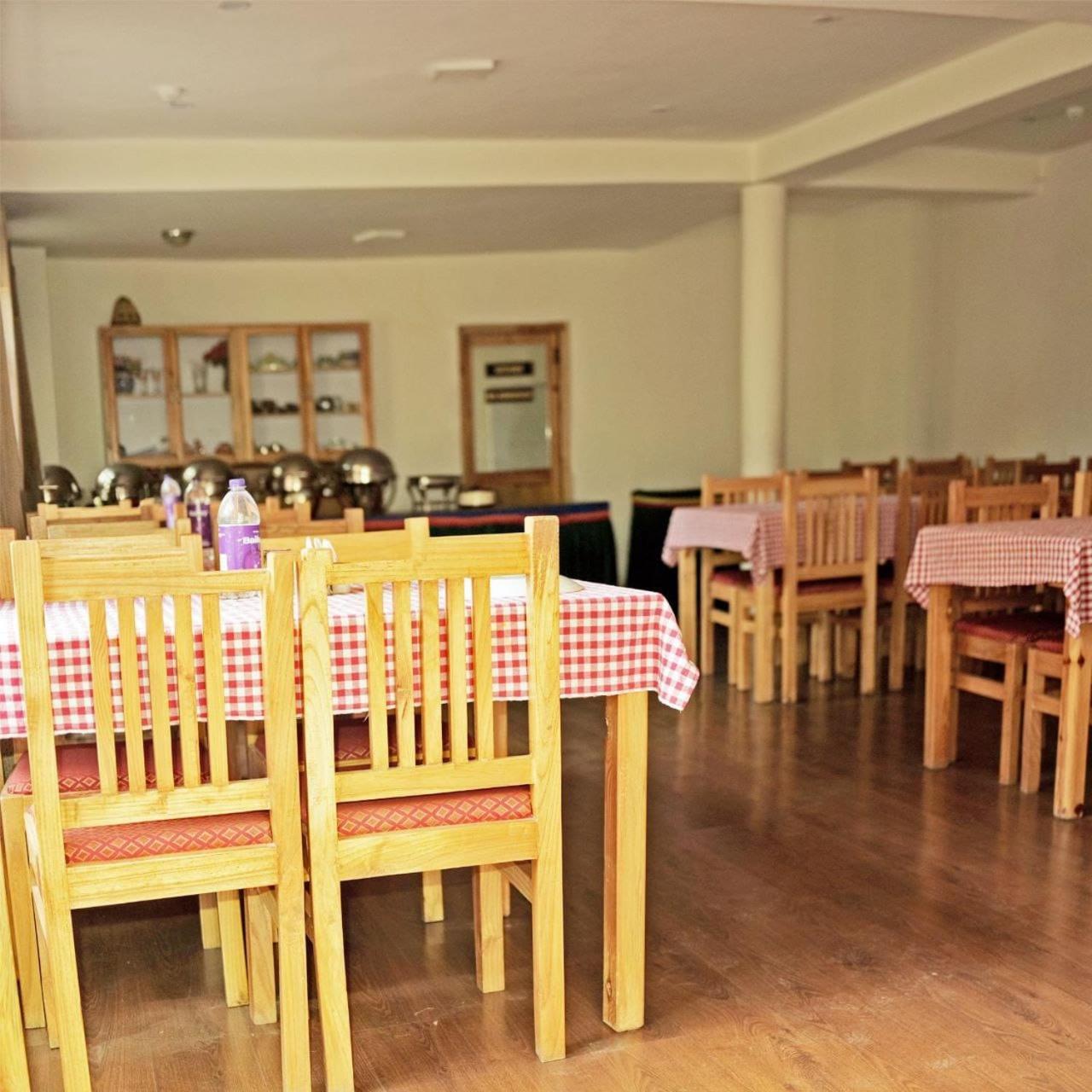 Hotel Lonchay Residency Лех Екстериор снимка